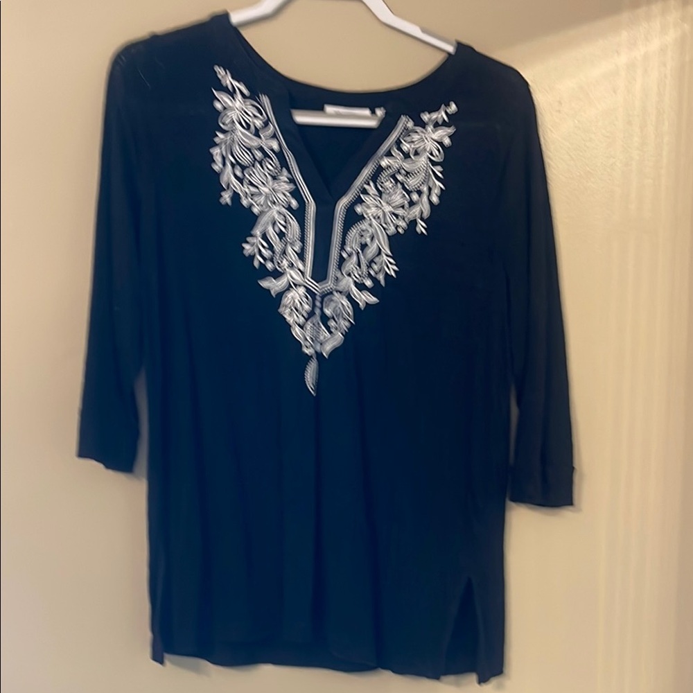 Chico's Black Embellished 3/4 Sleeve Linen Tunic Tee